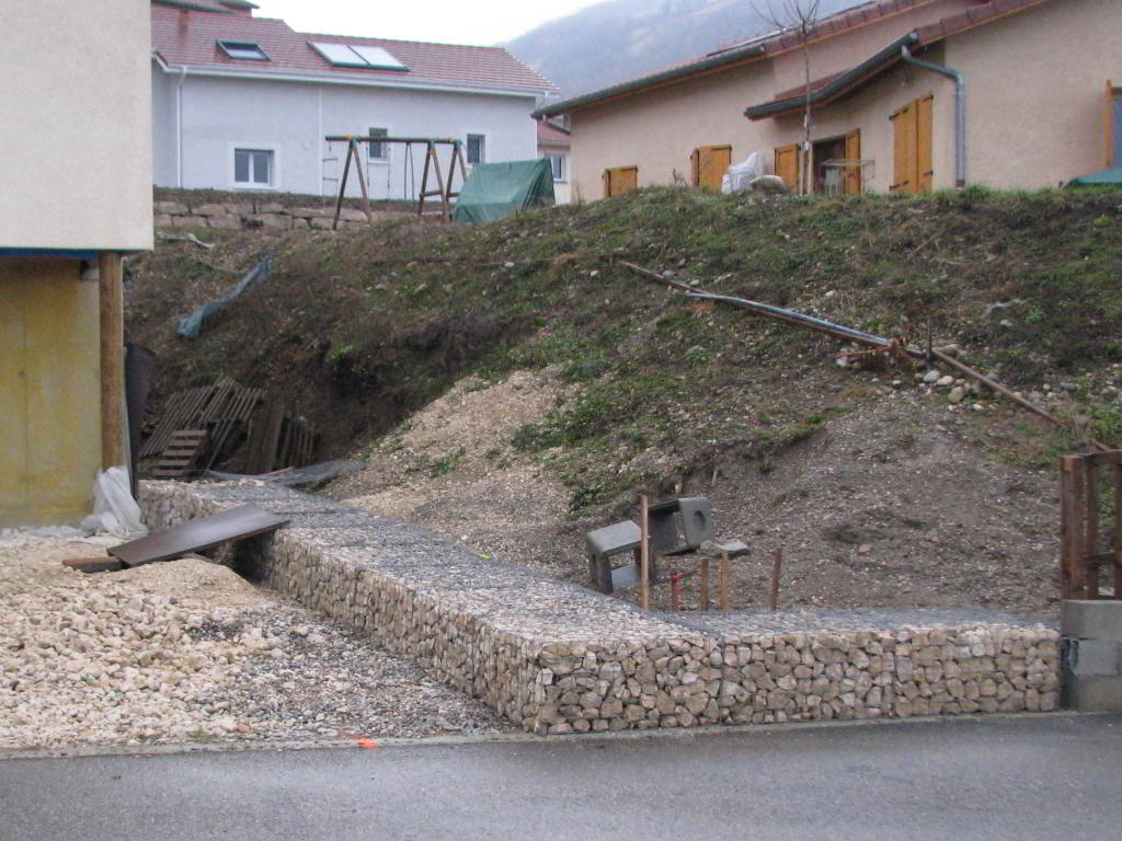 Première rangée de gabions